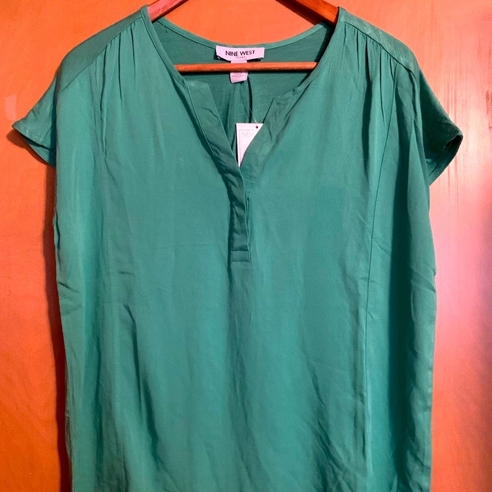 Nine West Jeans Green Spruce Summer Short Sleeve Top - Small - NWT